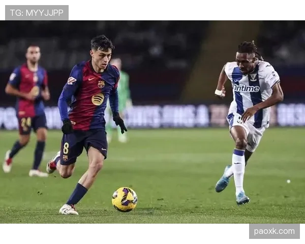 佩德里在巴萨体系中的战术角色如何被深度放大与重塑